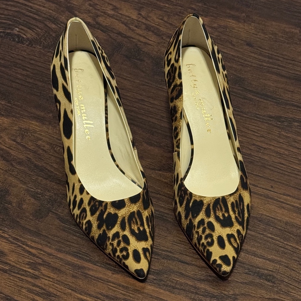 Bettye Muller Leopard Print Heels, Sz 6.5, Like New